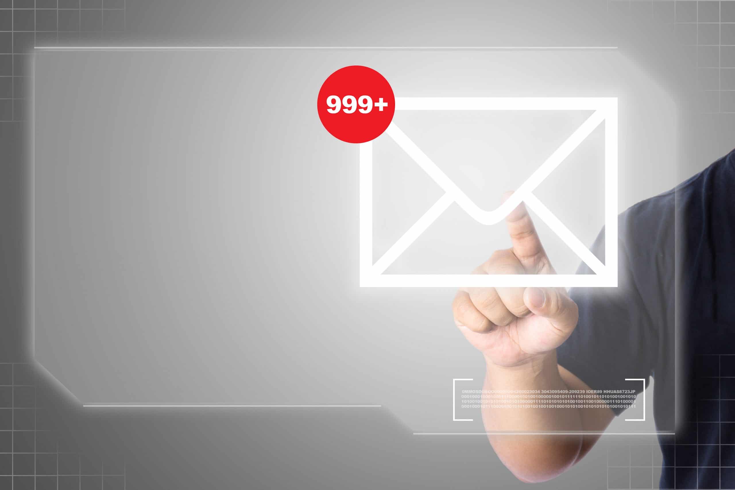 O dia que a empresa lotou o email do RH